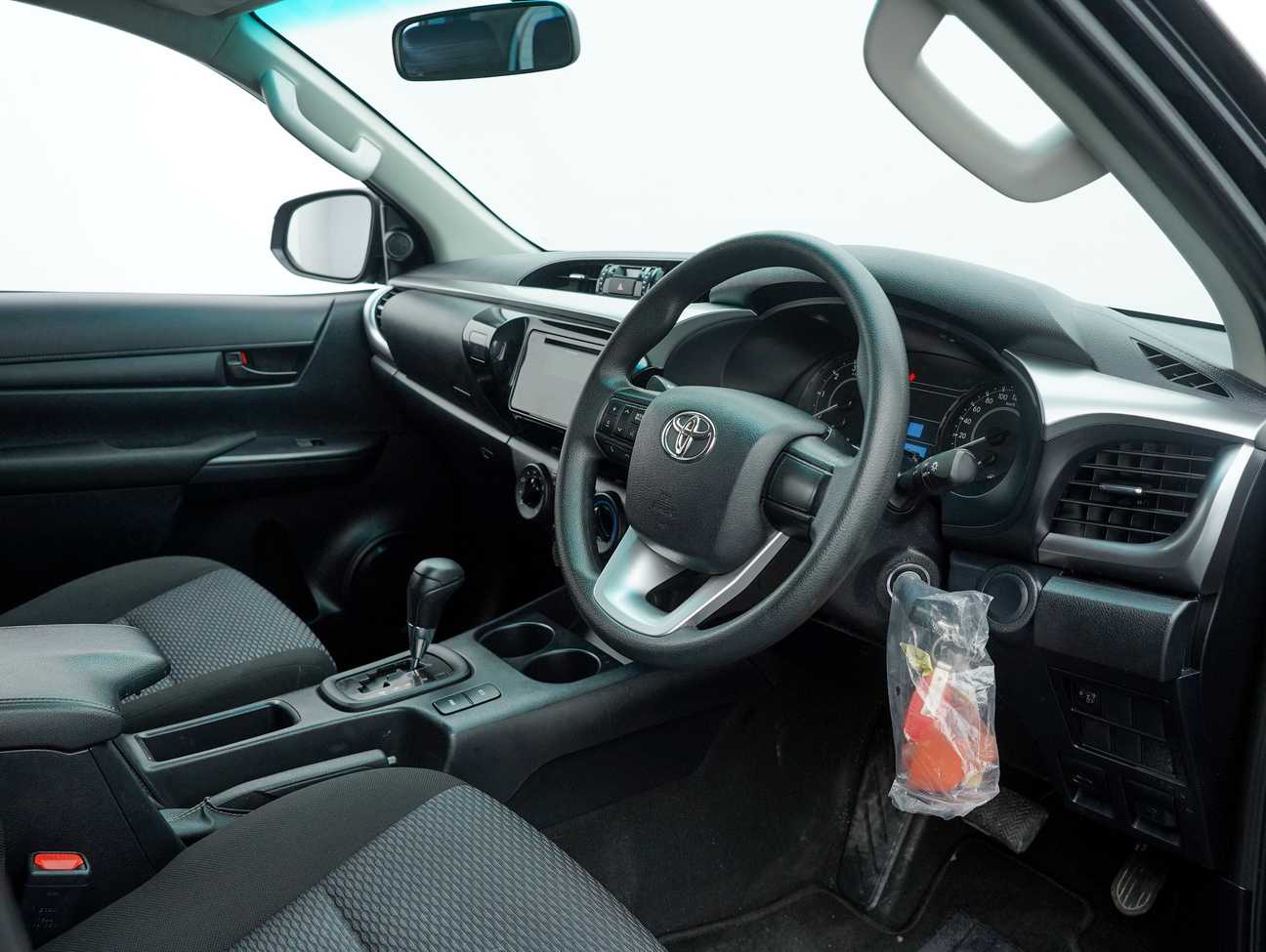 used 2022 Toyota Hilux E Dual Cab 2.4