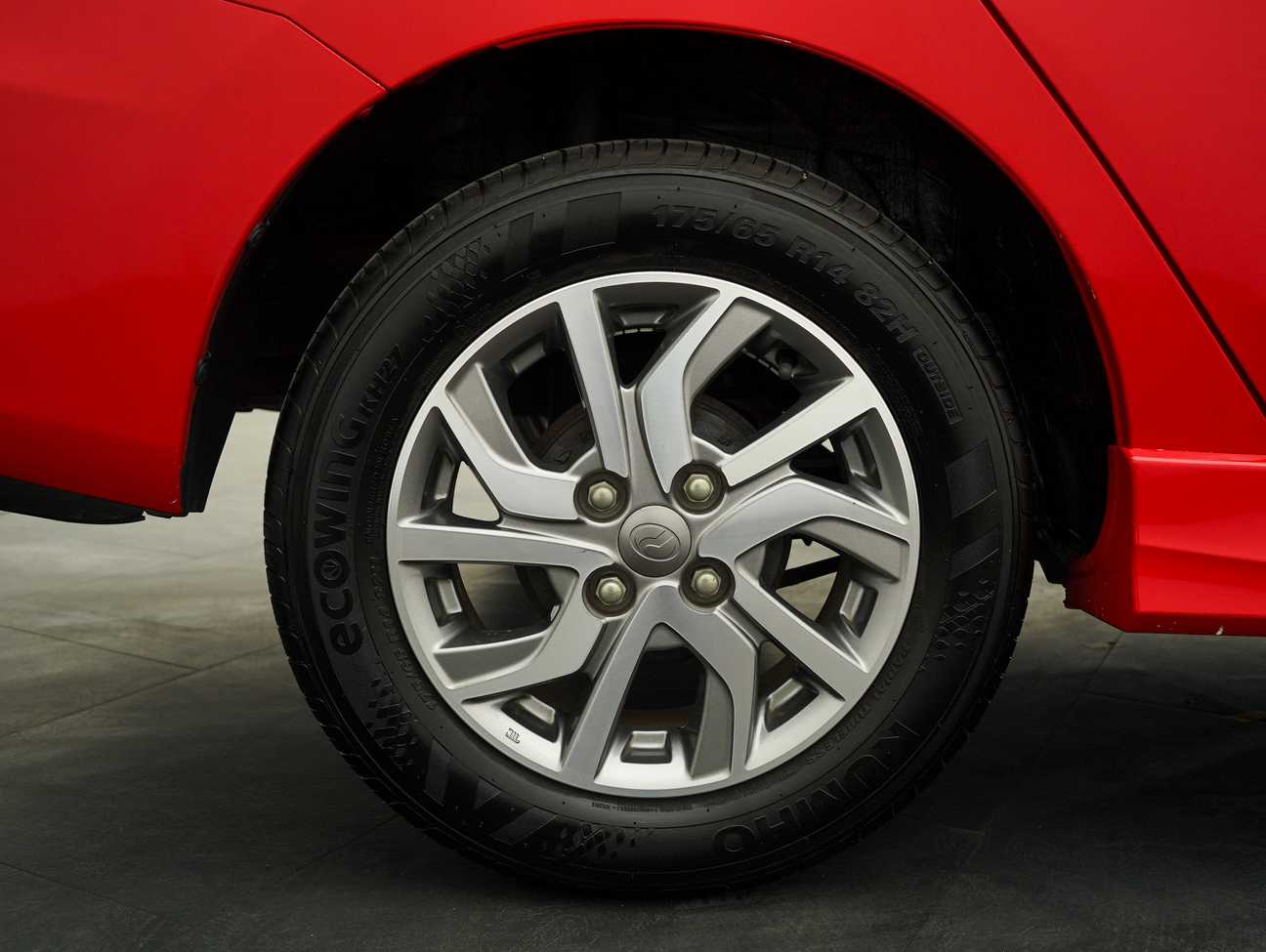 used 2018 Perodua Bezza Advance 1.3