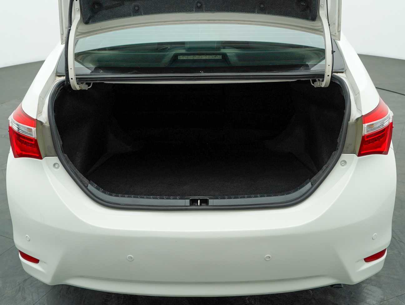 terpakai 2014 Toyota Corolla Altis E 1.8