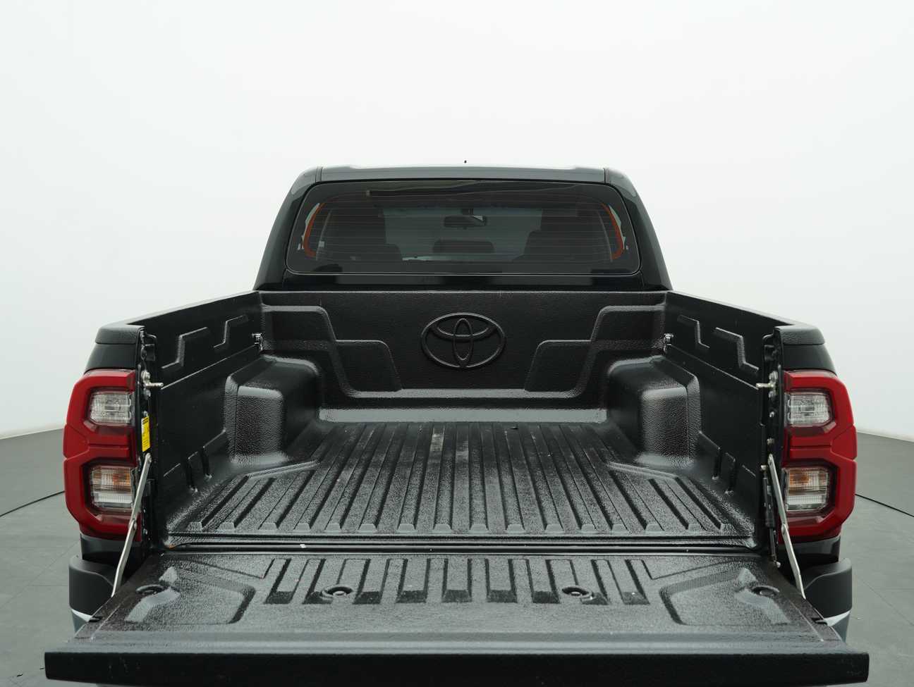 used 2023 Toyota Hilux V Dual Cab 2.4