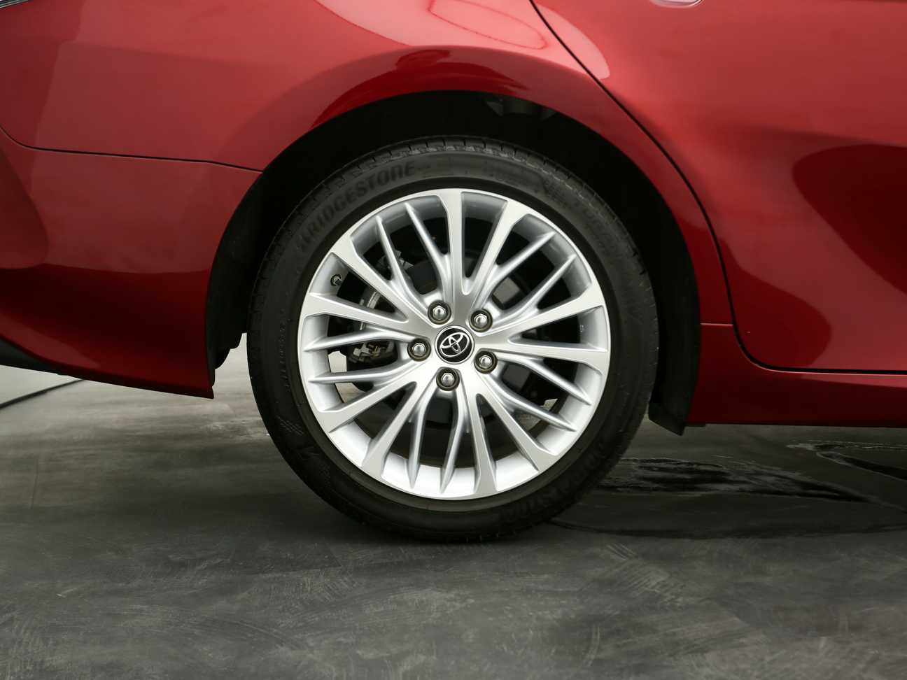 used 2019 Toyota Camry V 2.5