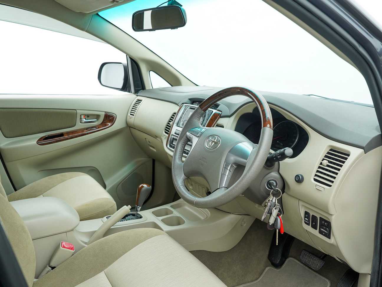 used 2015 Toyota Innova G 2.0