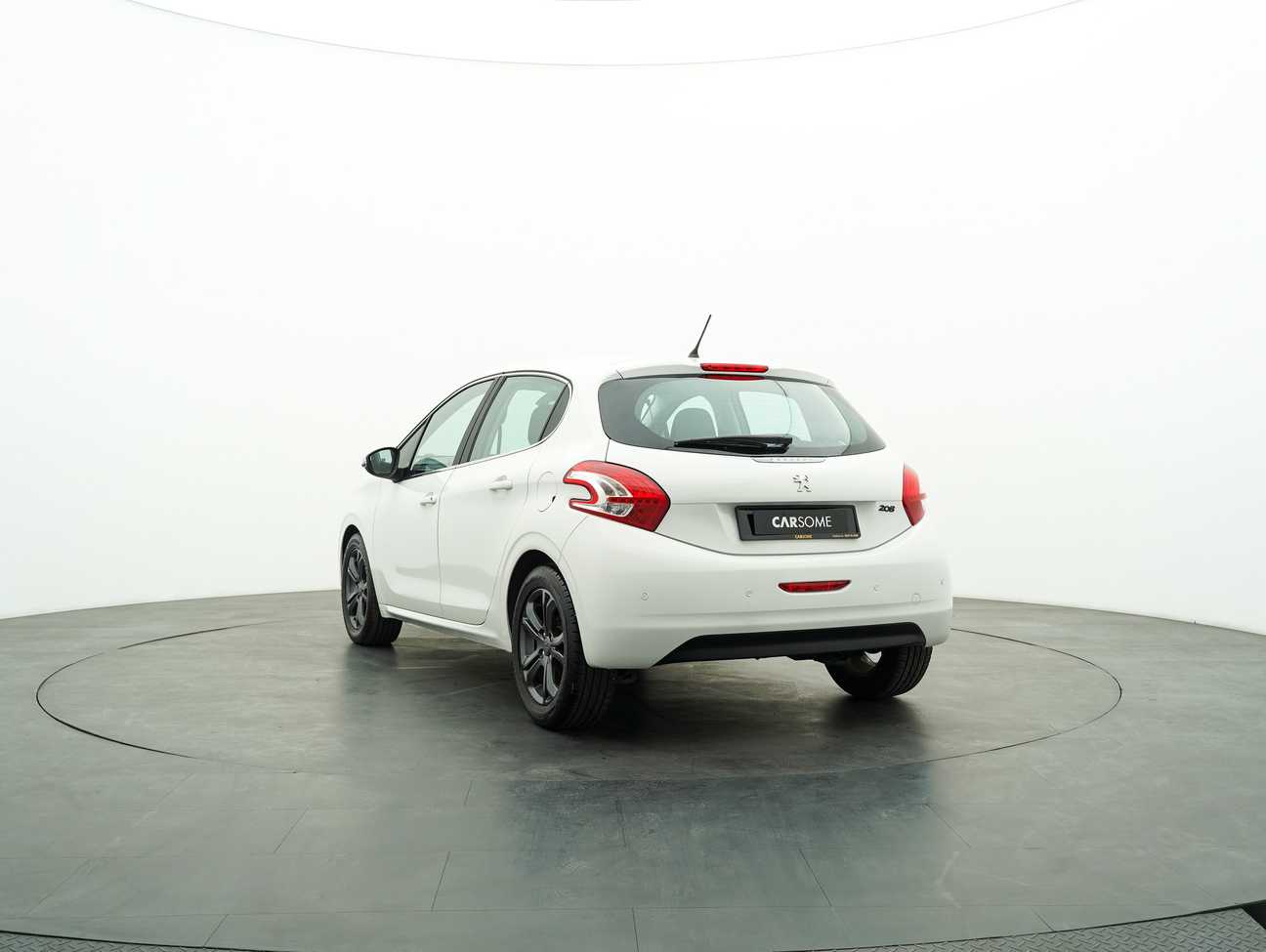 terpakai 2015 Peugeot 208 Allure 3 Door 1.6