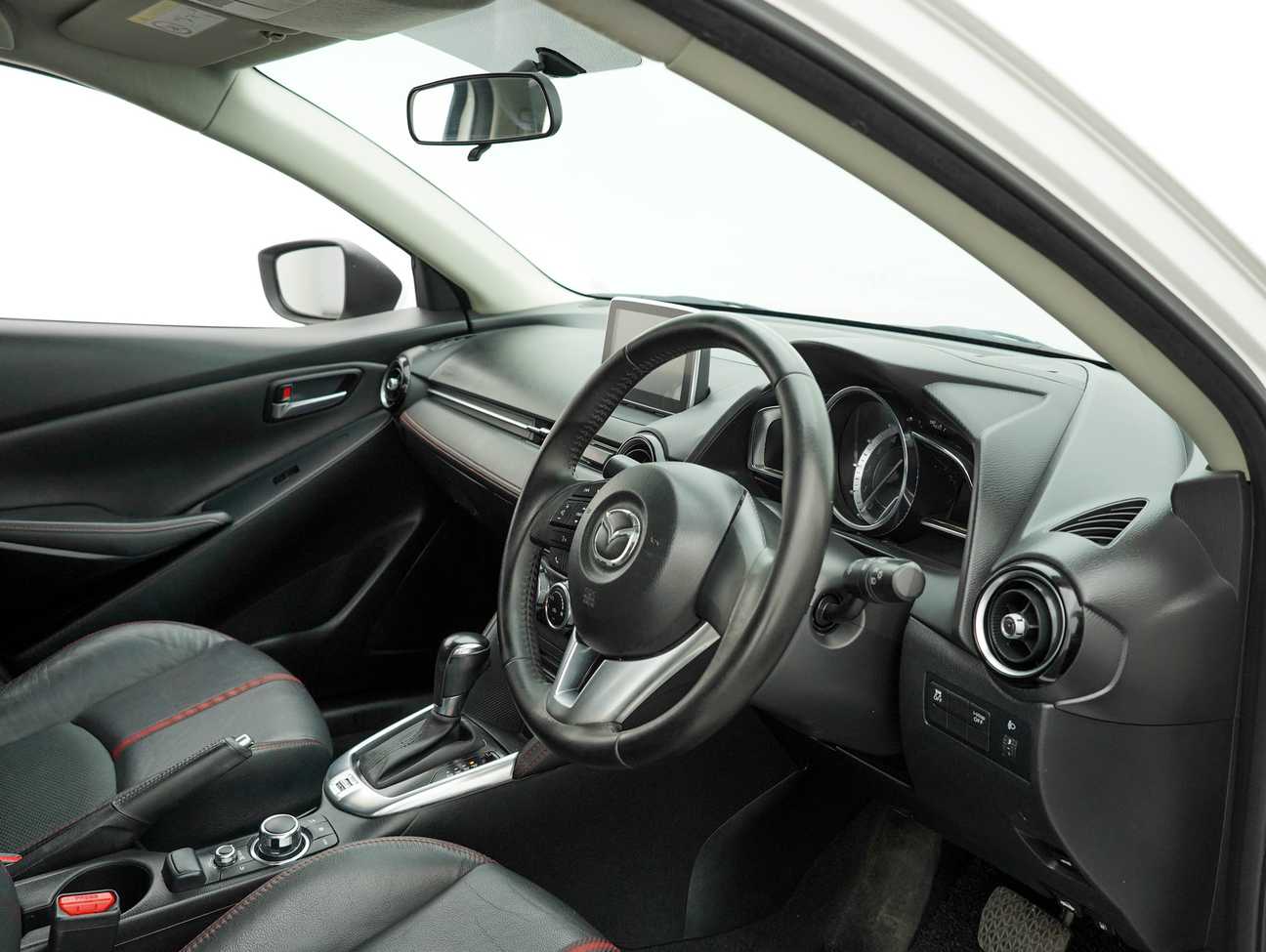 terpakai 2015 Mazda 2 SKYACTIV-G 1.5
