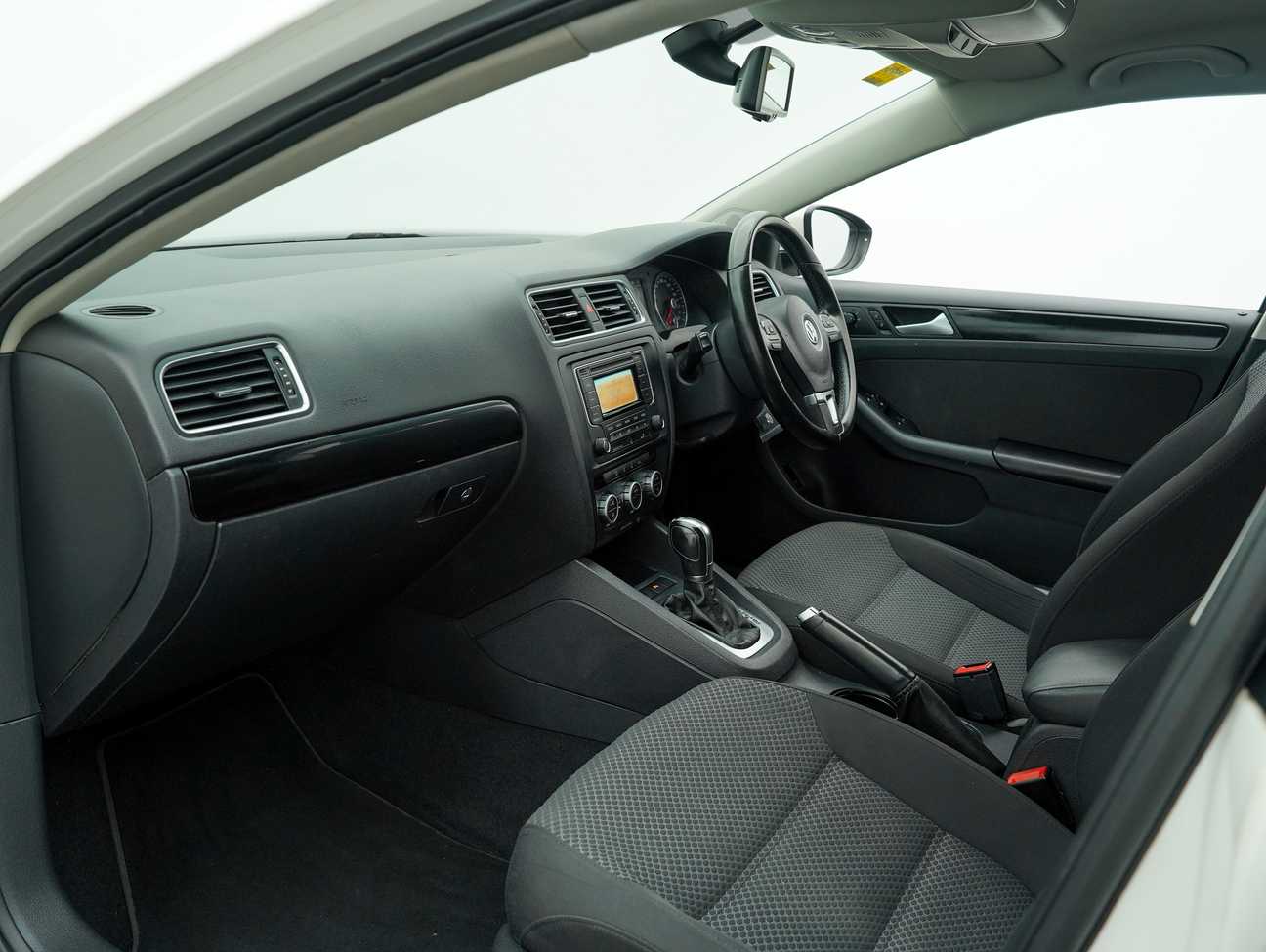 terpakai 2014 Volkswagen Jetta TSI 1.4