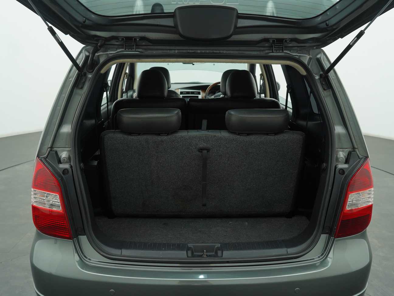 used 2011 Nissan Grand Livina CVTC Comfort 1.8