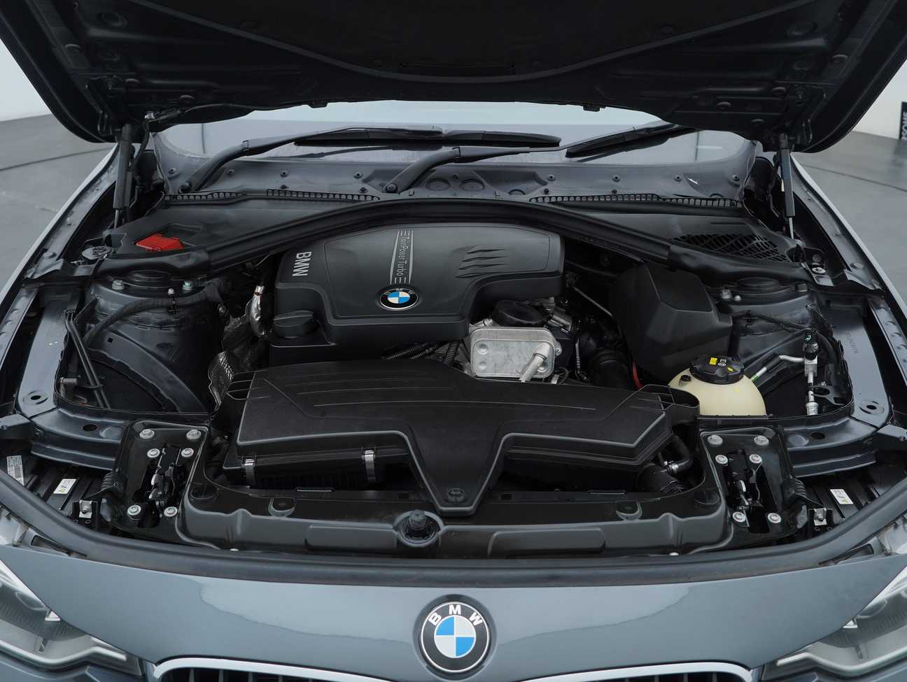 used 2015 BMW 320i Sport Line 2.0