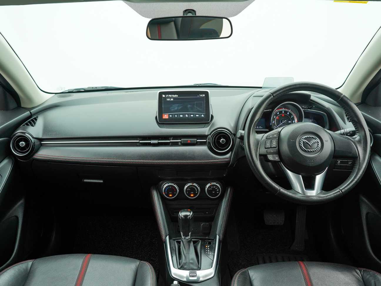 terpakai 2015 Mazda 2 SKYACTIV-G 1.5