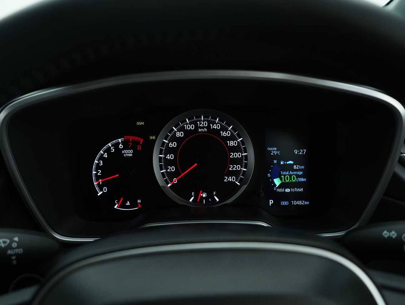 terpakai 2025 Toyota Corolla Cross V 1.8