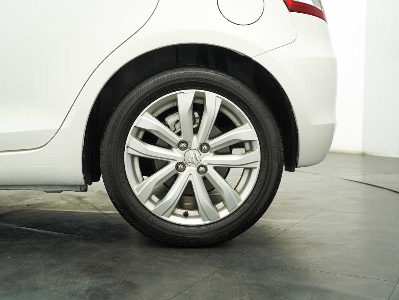 used 2015 Suzuki Swift GLX 1.4