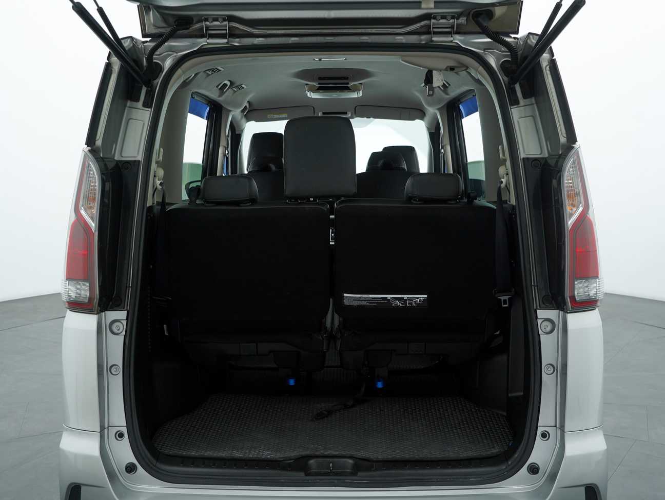used 2018 Nissan Serena S-Hybrid High-Way Star Premium 2.0