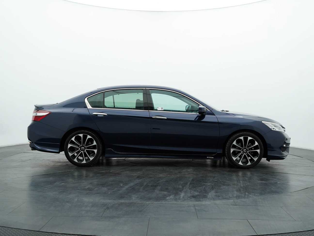 used 2017 Honda Accord VTi-L 2.4