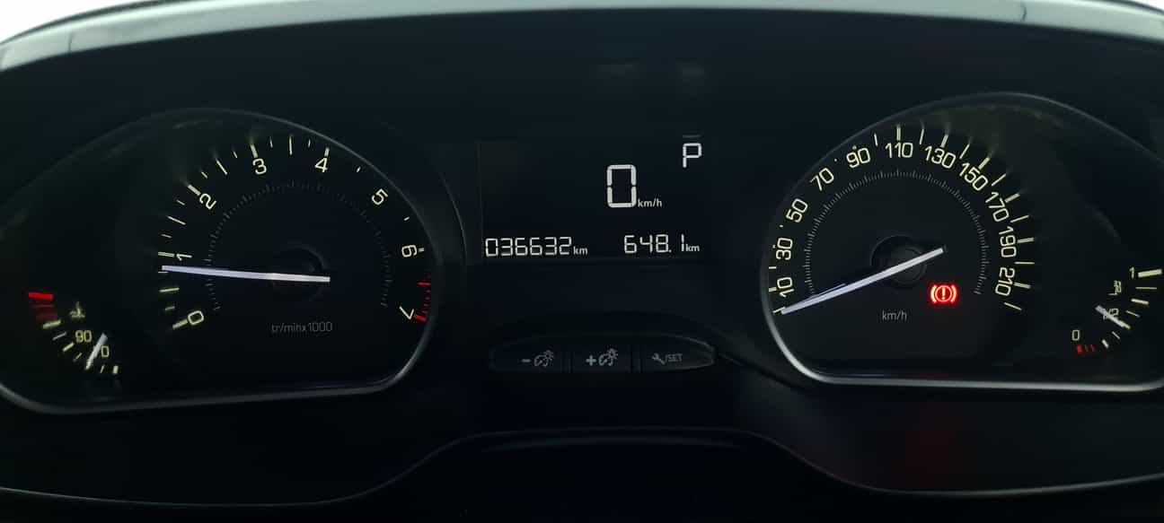 terpakai 2017 Peugeot 208 PURETECH 1.2