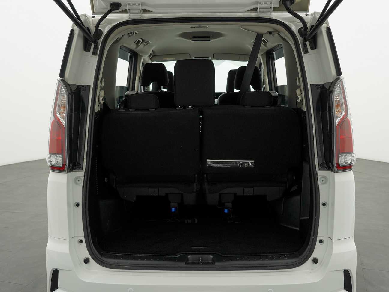 used 2021 Nissan Serena S-Hybrid High-Way Star 2.0