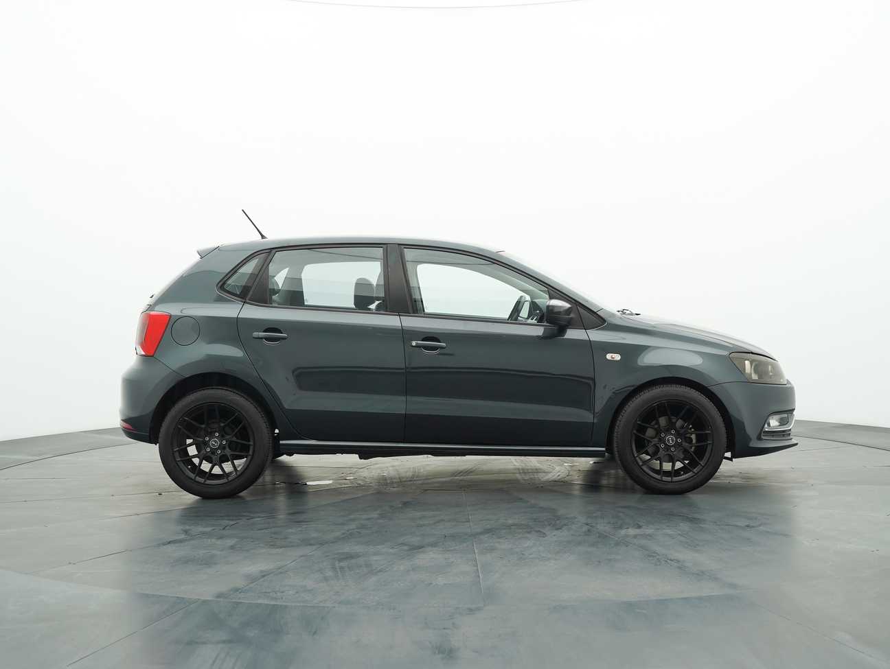 terpakai 2016 Volkswagen POLO HATCHBACK 1.6