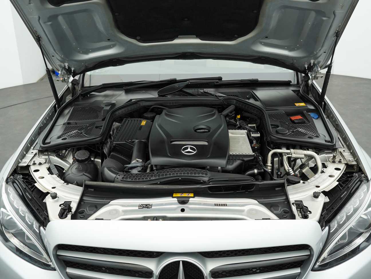 terpakai 2015 Mercedes-Benz C200 Avantgarde 2.0