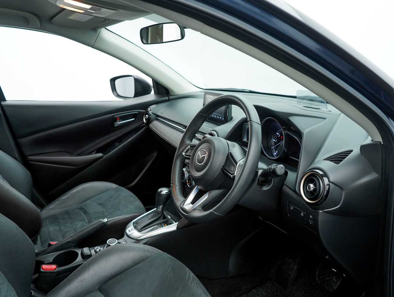 terpakai 2017 Mazda 2 SKYACTIV-G (Halogen Headlight) 1.5