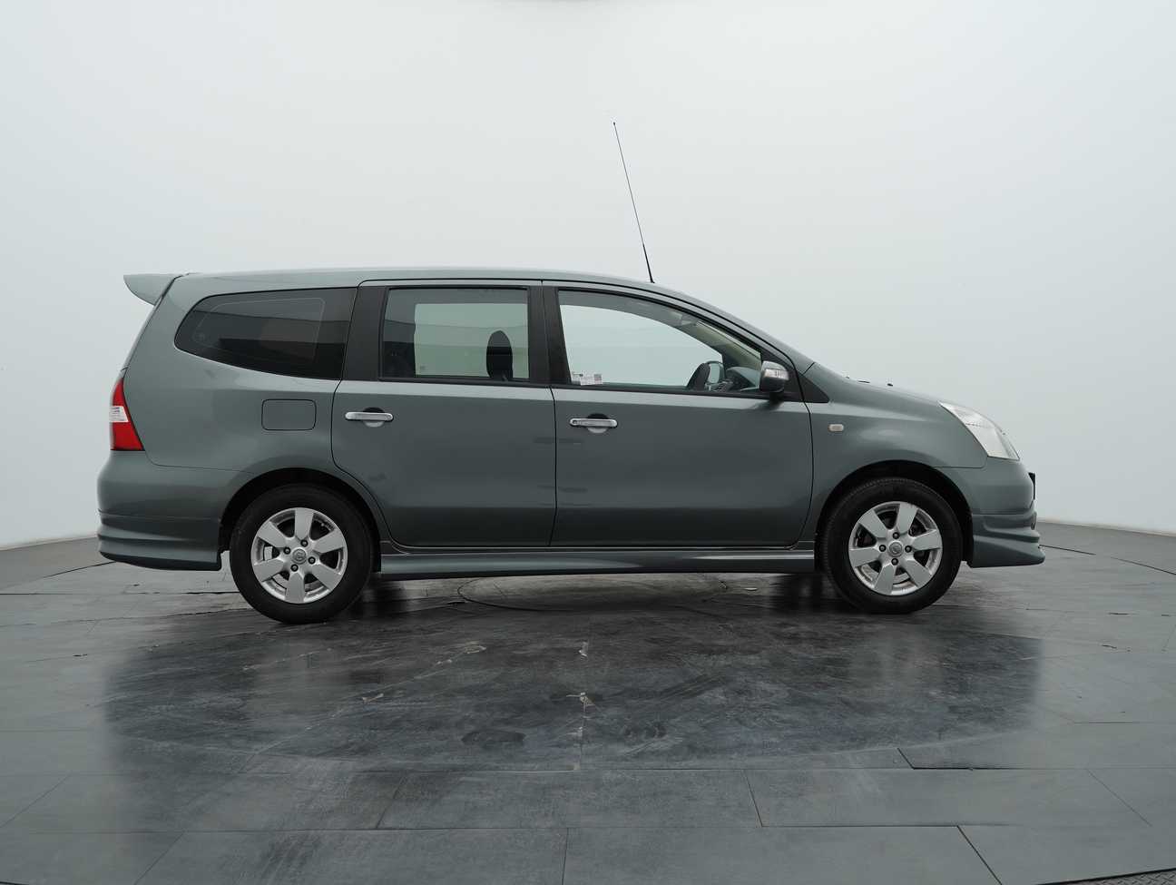used 2012 Nissan Grand Livina ST-L Comfort 1.6