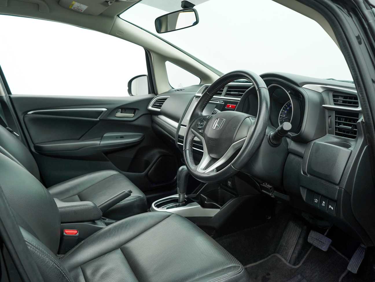 used 2014 Honda Jazz V 1.5