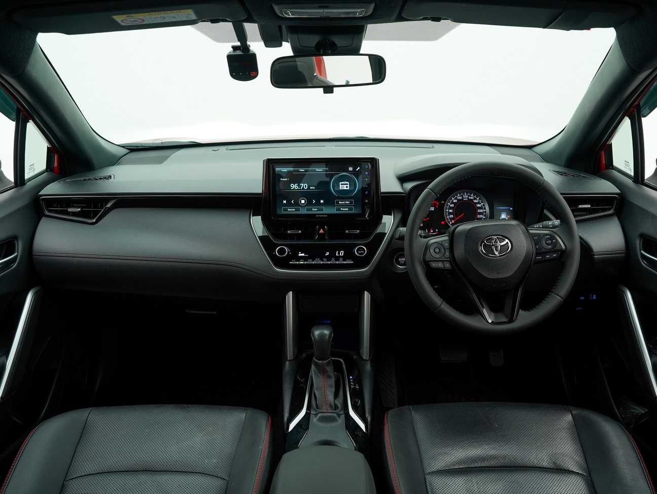 terpakai 2023 Toyota Corolla Cross GR Sport 1.8