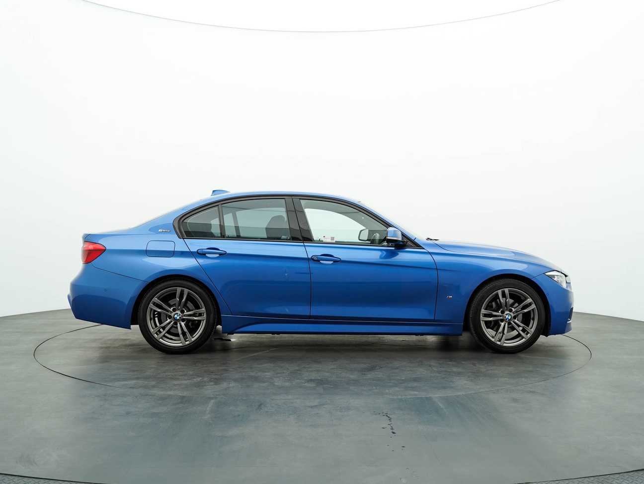used 2017 BMW 330e M Sport 2.0