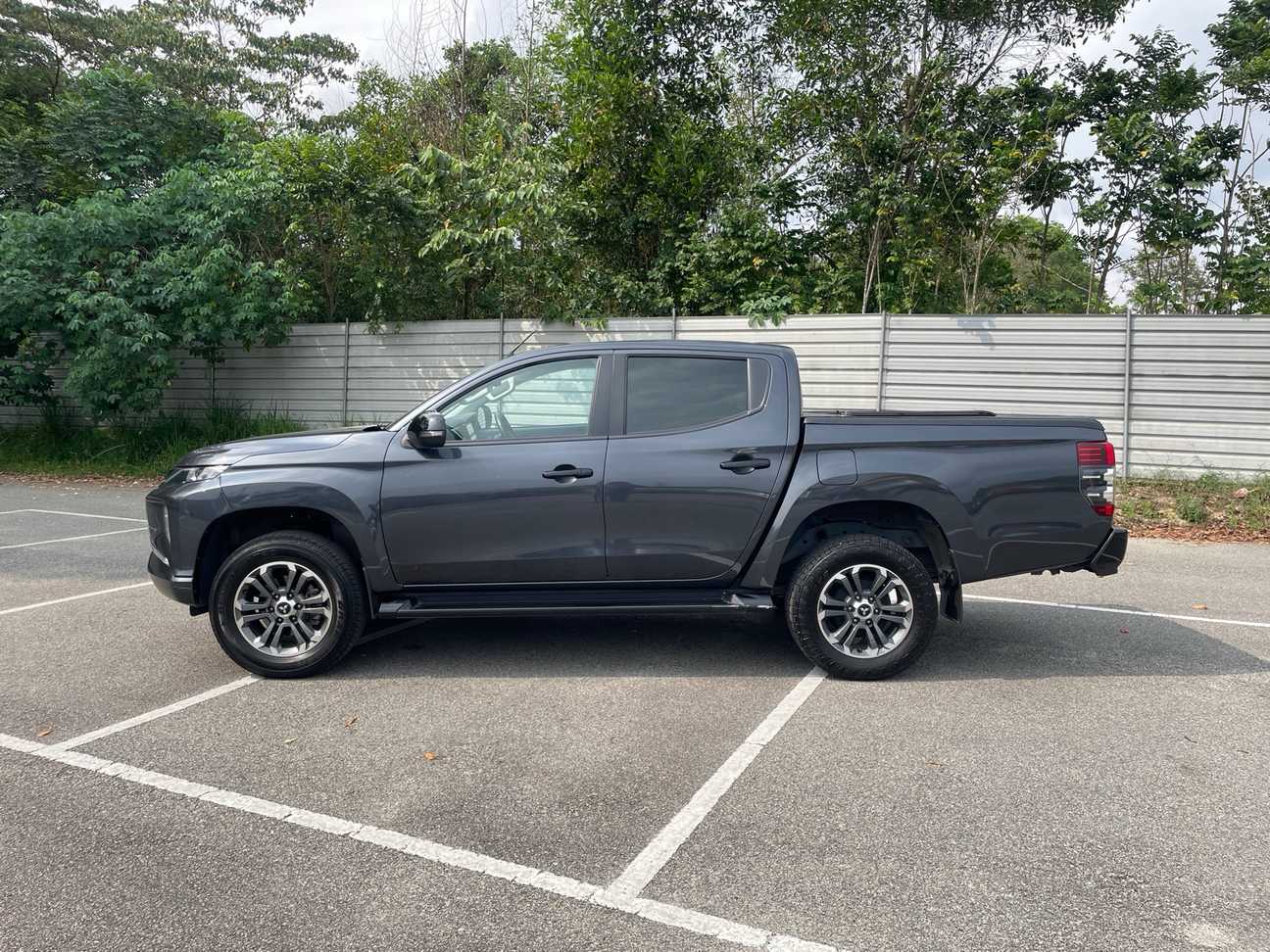used 2022 Mitsubishi Triton VGT Premium Updated Spec Dual Cab 4X4 2.4
