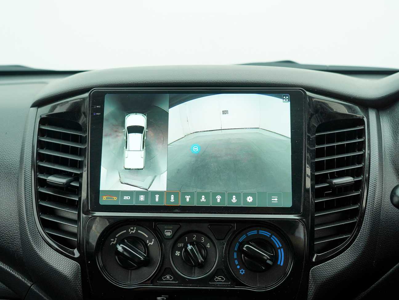 used 2022 Mitsubishi Triton Quest Dual Cab 4X2 2.5