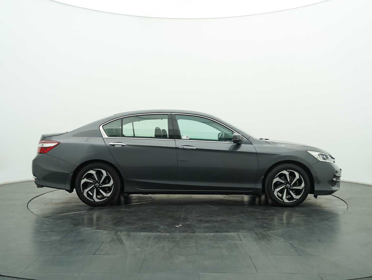 used 2017 Honda Accord VTi-L 2.0