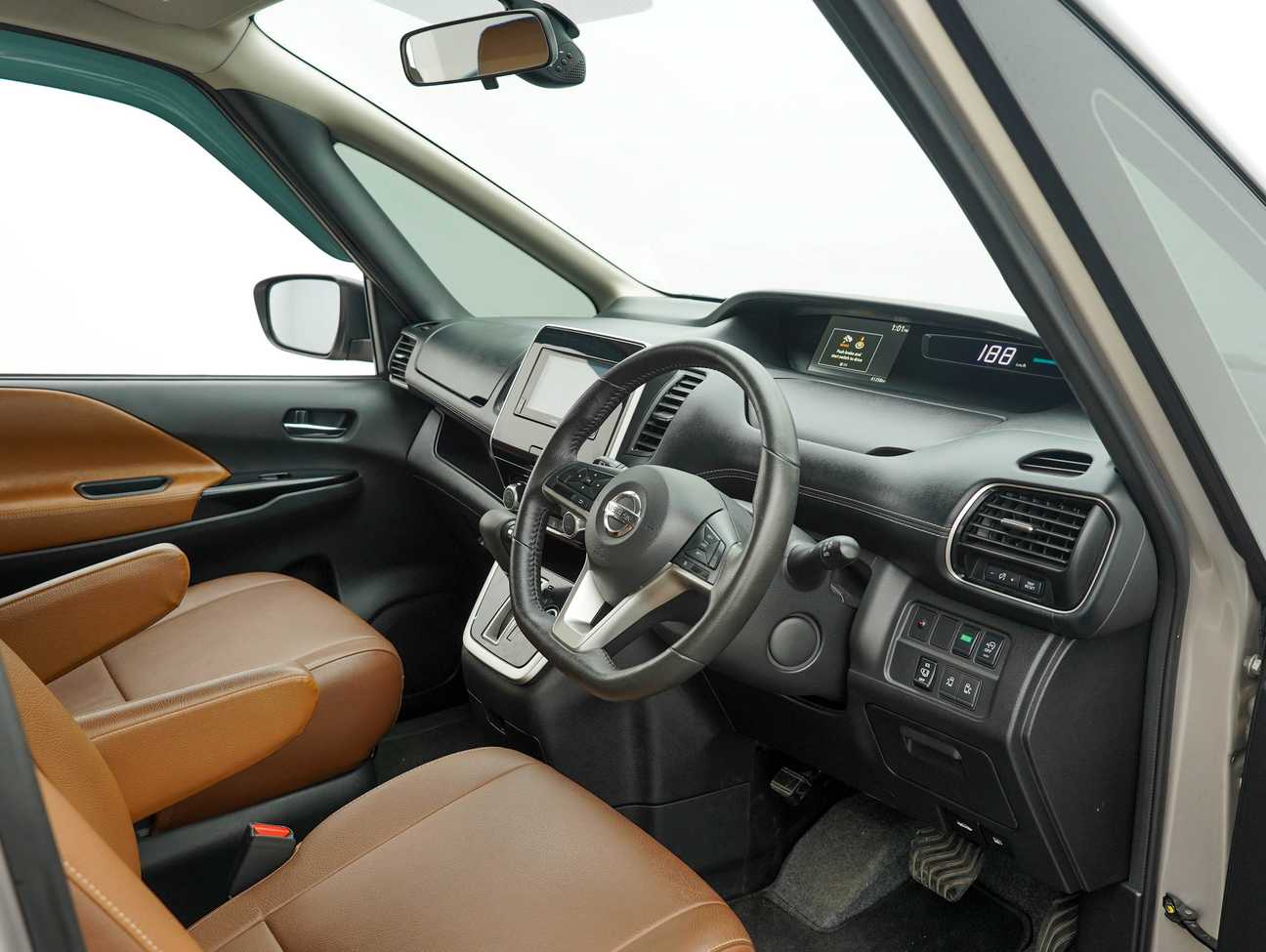 used 2018 Nissan Serena S-Hybrid High-Way Star 2.0