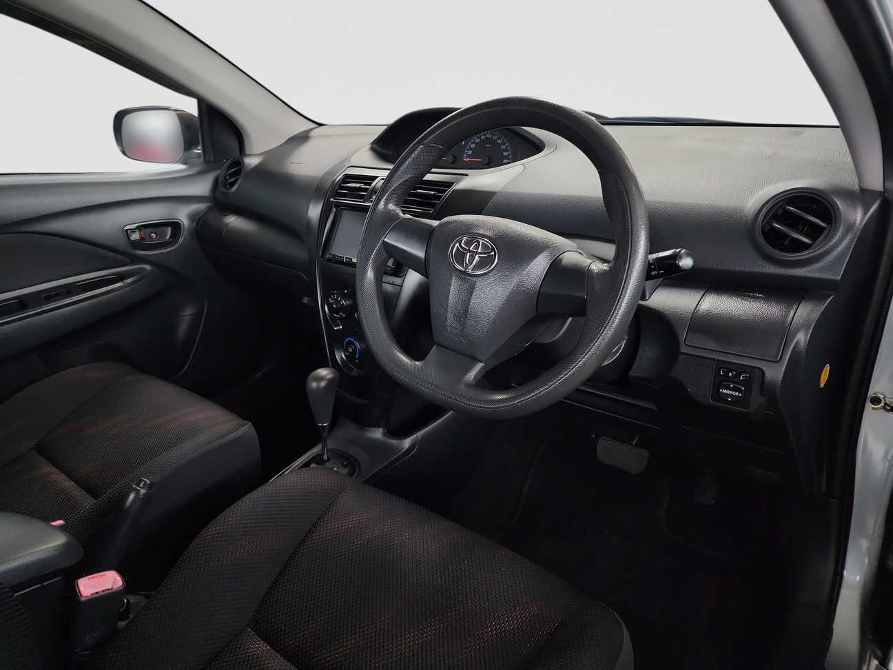 terpakai 2013 Toyota Vios J 1.5