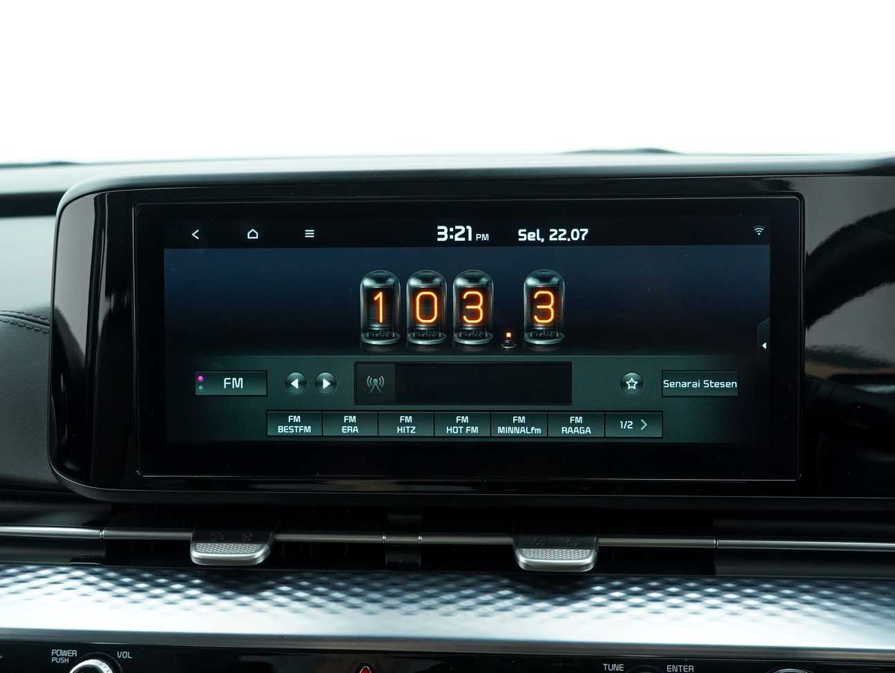used 2024 Kia Carnival  2.2