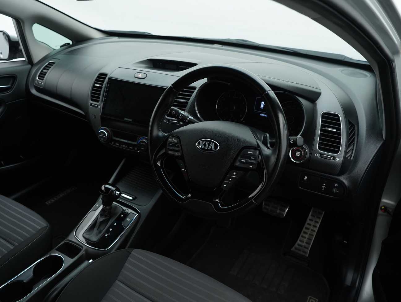 terpakai 2017 Kia Cerato K3 1.6