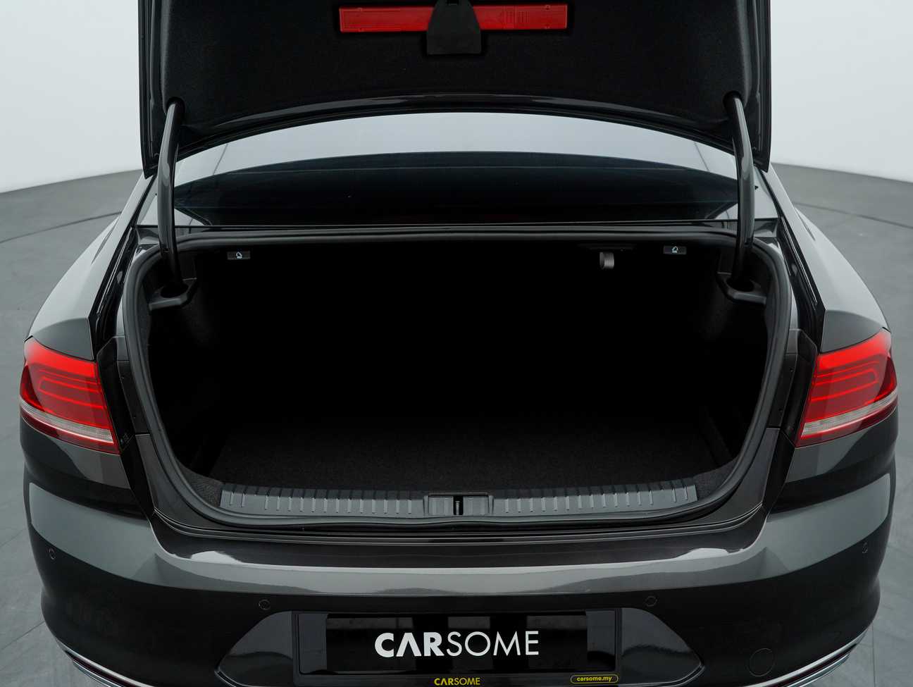 terpakai 2018 Volkswagen Passat 380 TSI Highline 2.0