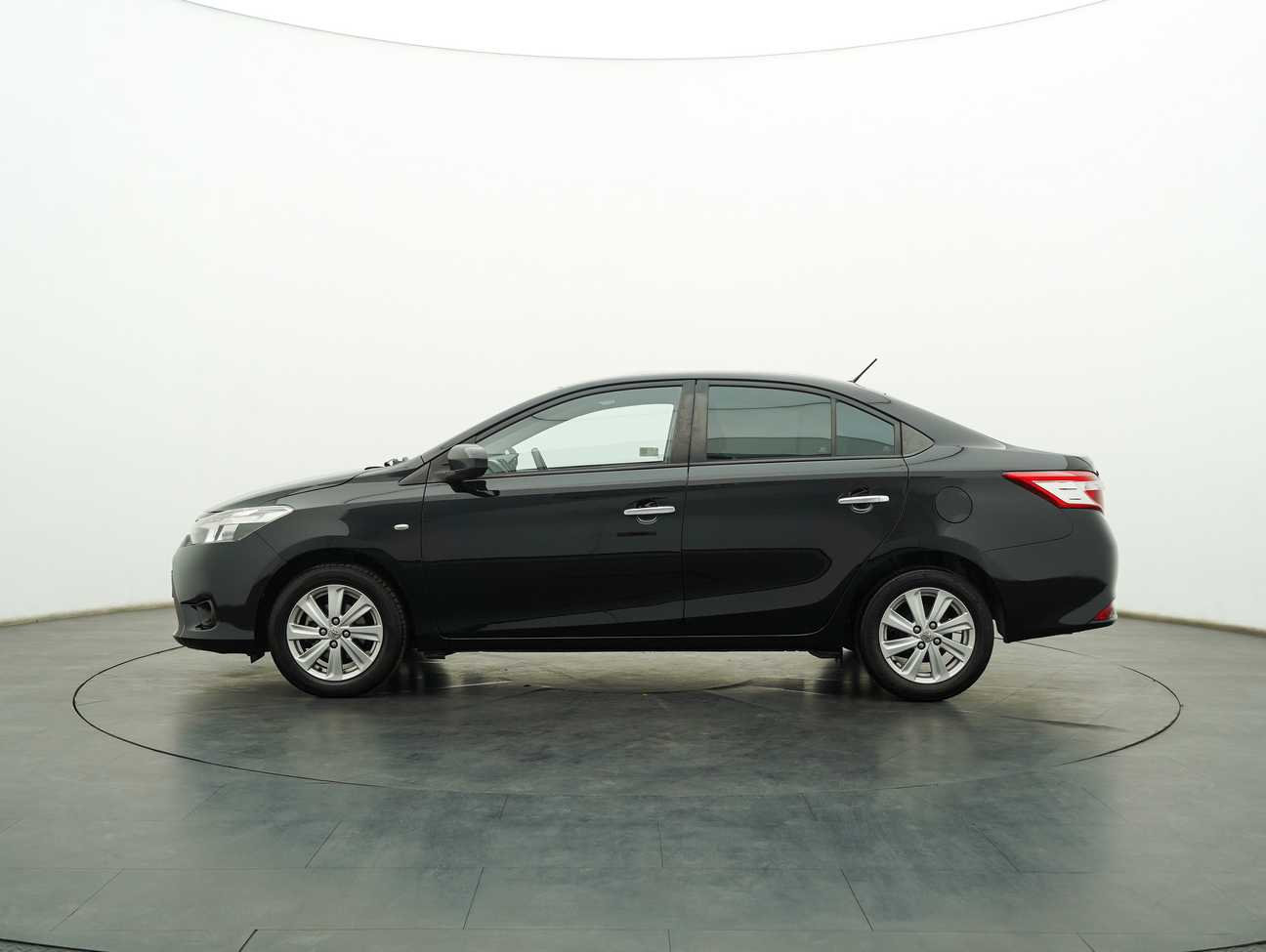 terpakai 2015 Toyota Vios J 1.5