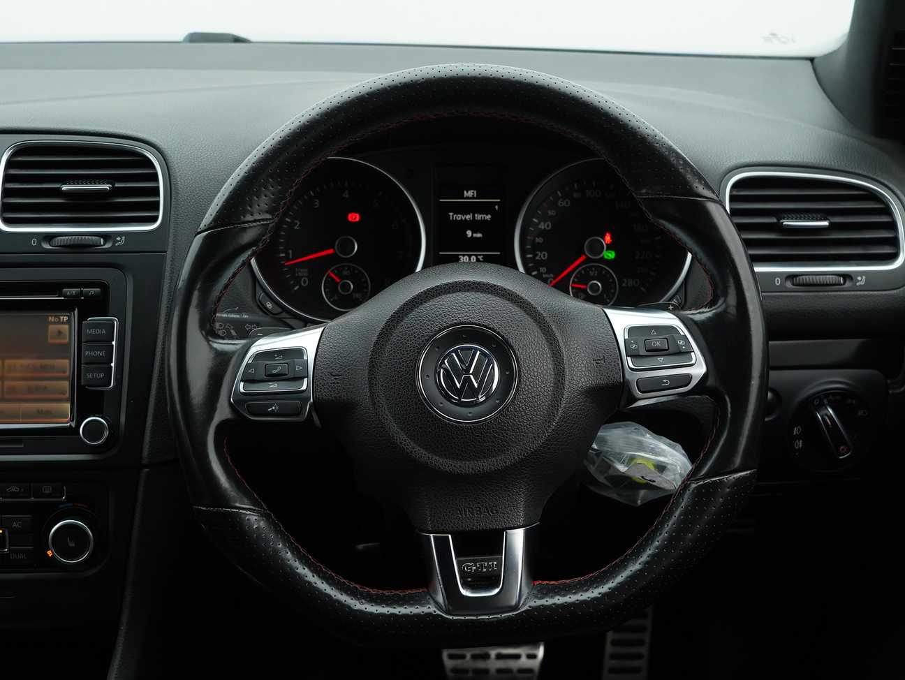 terpakai 2011 Volkswagen Golf GTI 2.0