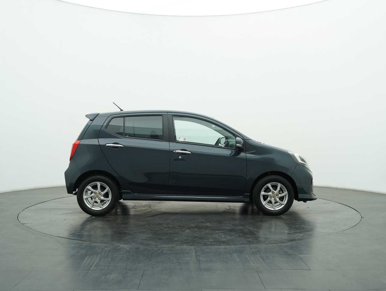 terpakai 2021 Perodua AXIA SE 1.0