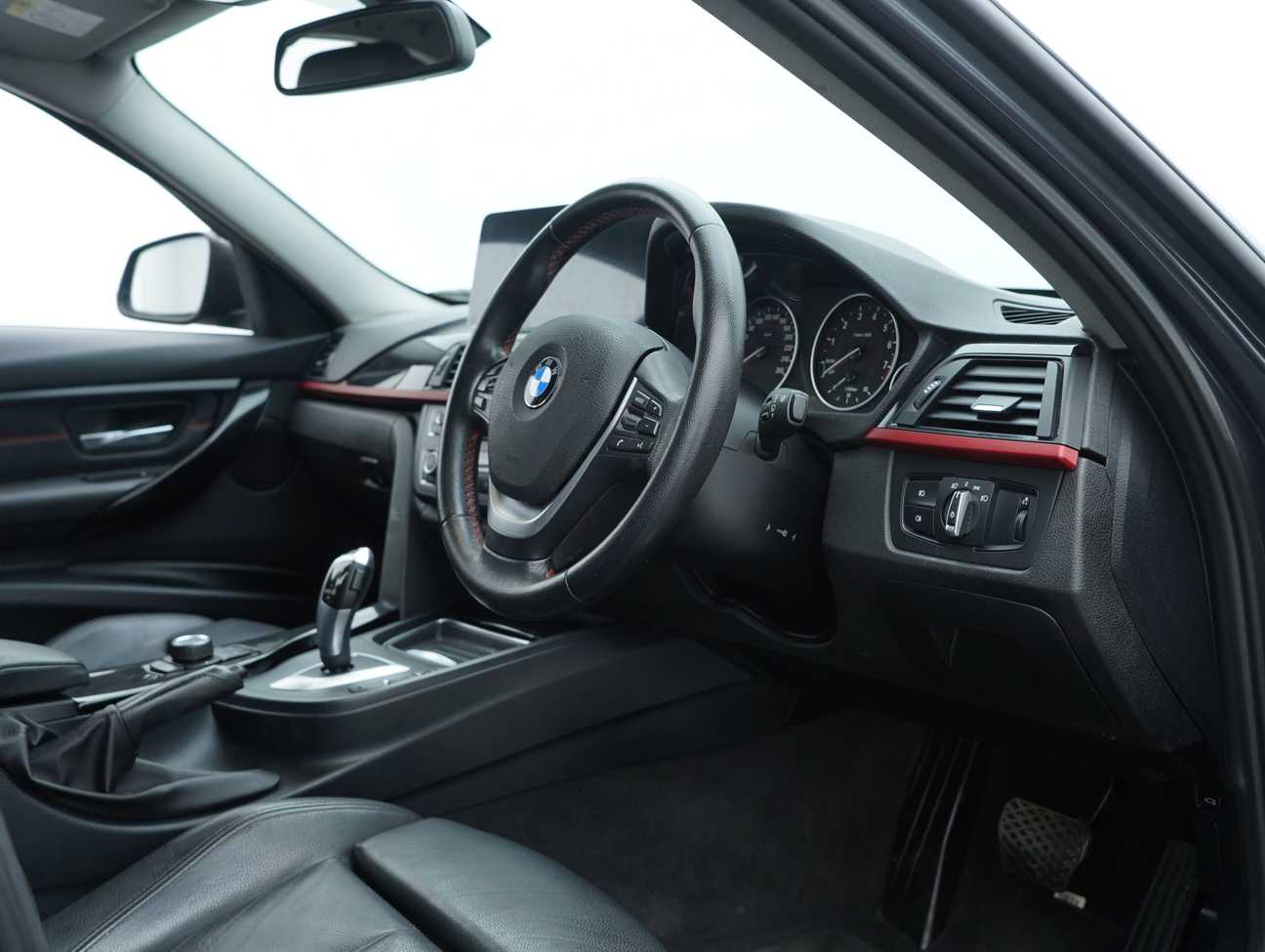 used 2015 BMW 320i Sport Line 2.0