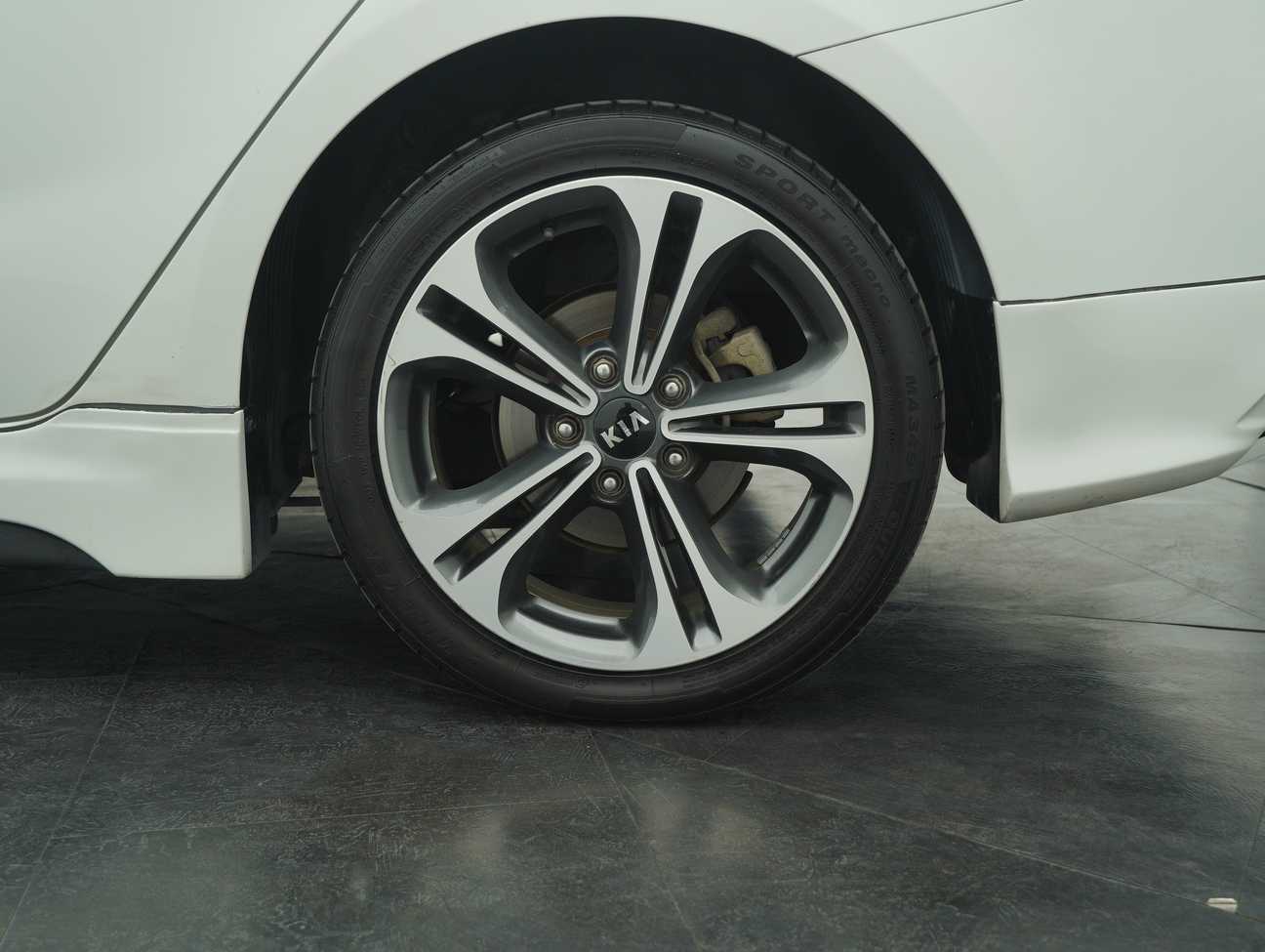 terpakai 2014 Kia Cerato  2.0