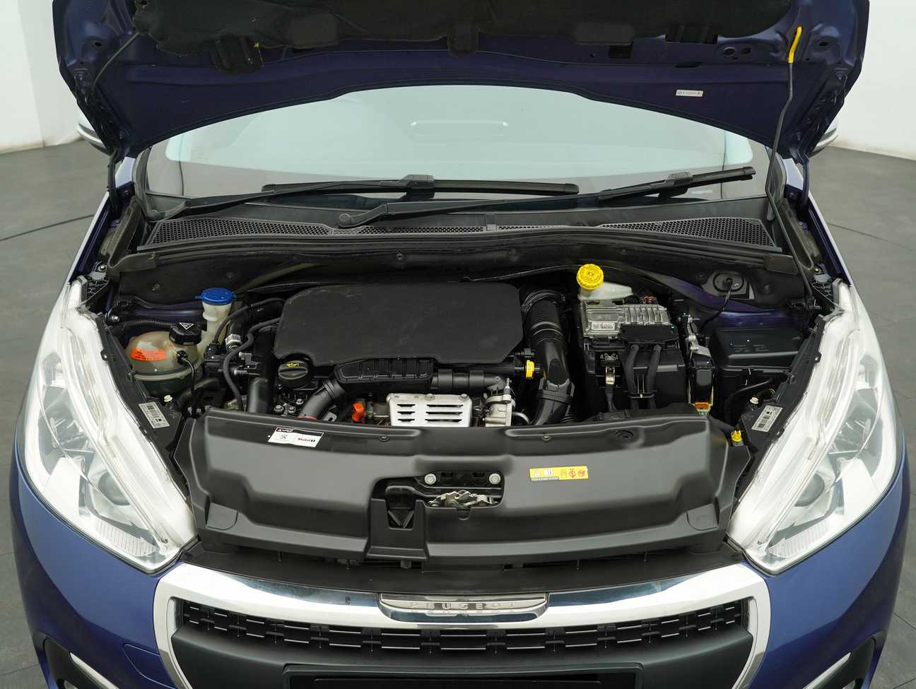 terpakai 2017 Peugeot 208 PureTech 1.2