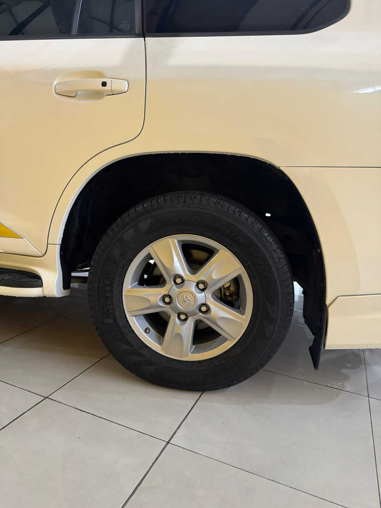 used 2009 Toyota Land Cruiser UZJ200 AX 4.7