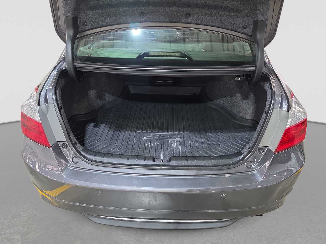 used 2014 Honda Accord VTi-L 2.0