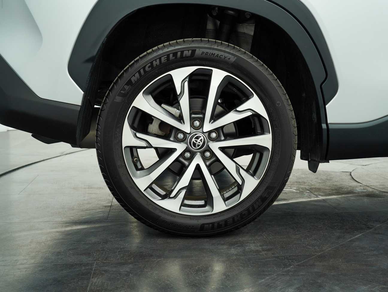 terpakai 2022 Toyota Corolla Cross Hybrid 1.8