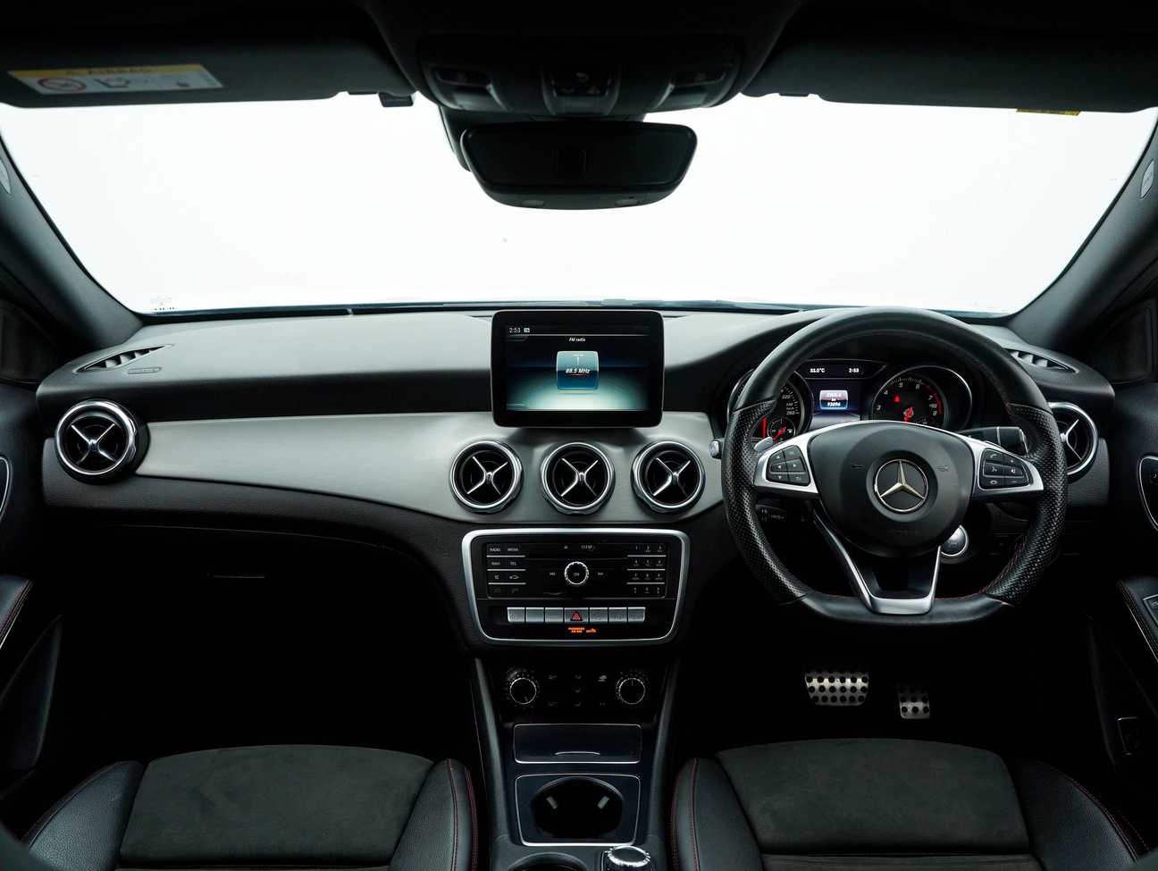 terpakai 2017 Mercedes-Benz GLA250 4MATIC 2.0