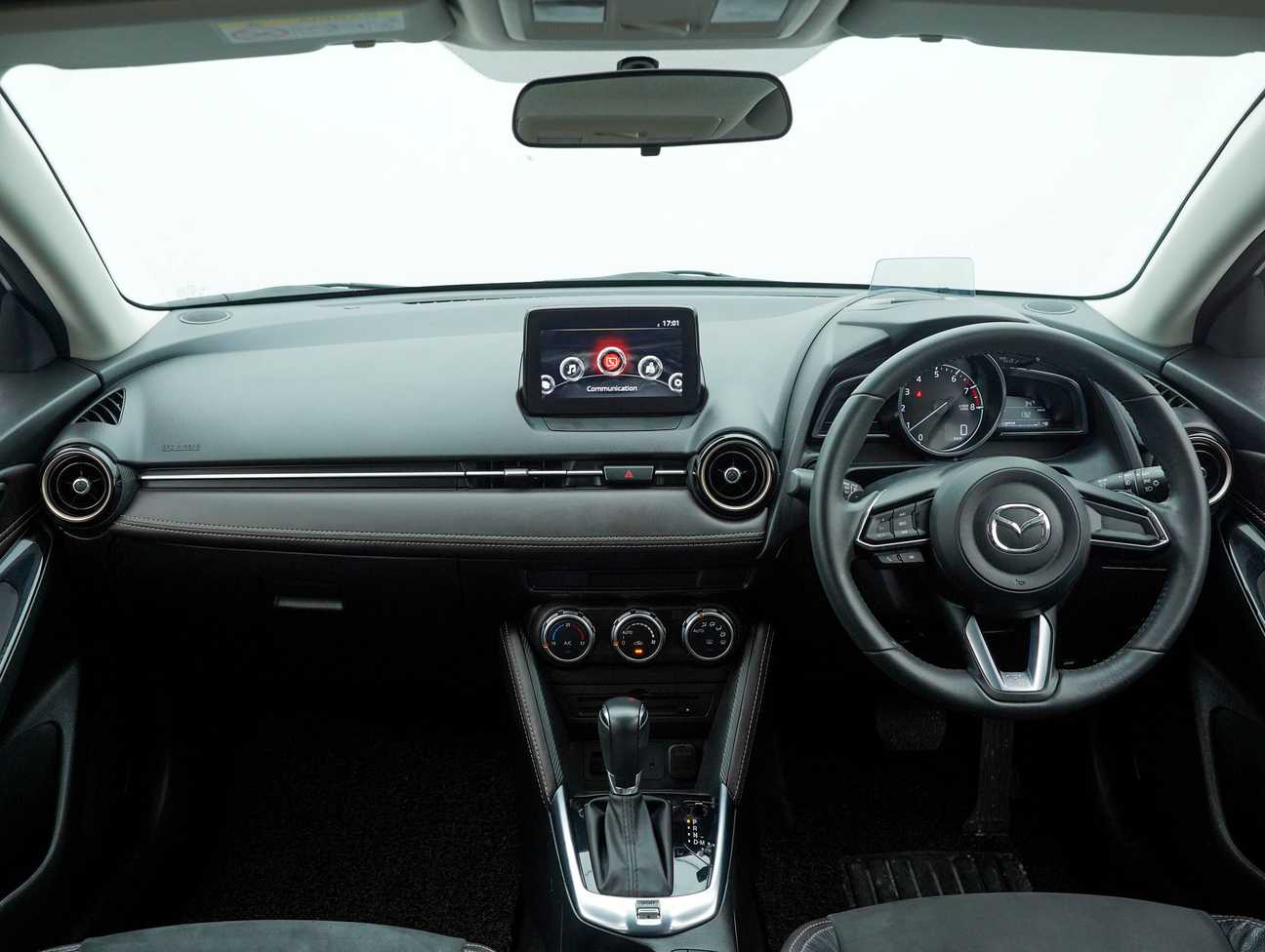 terpakai 2017 Mazda 2 SKYACTIV-G (Halogen Headlight) 1.5