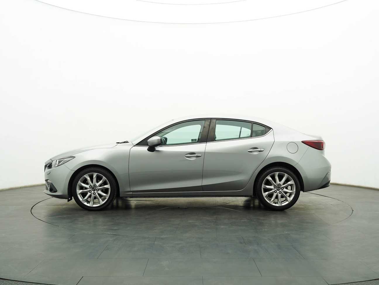 terpakai 2015 Mazda 3 SKYACTIV-G High 2.0