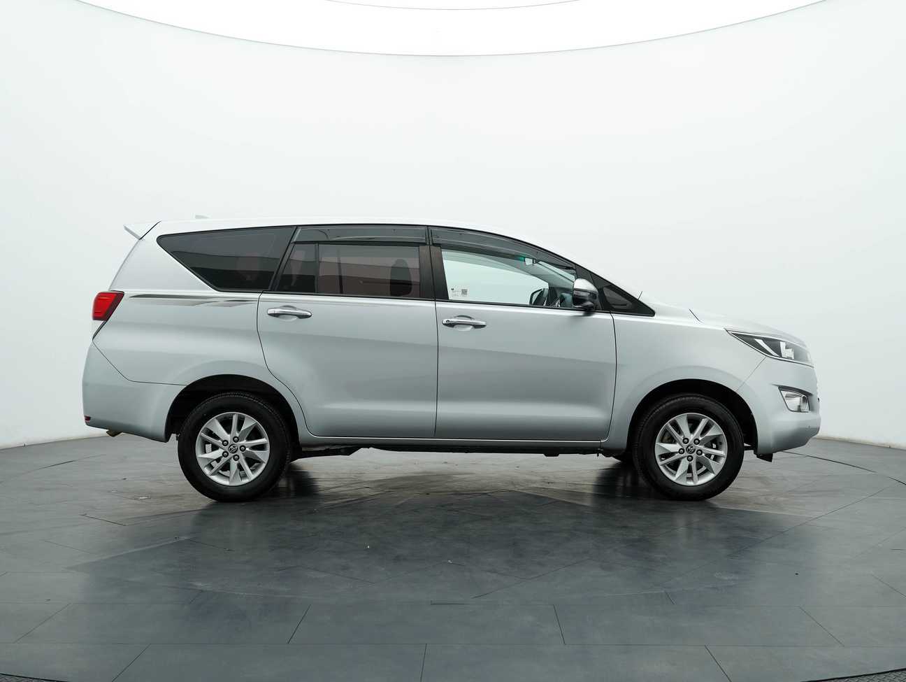 terpakai 2020 Toyota Innova G 2.0