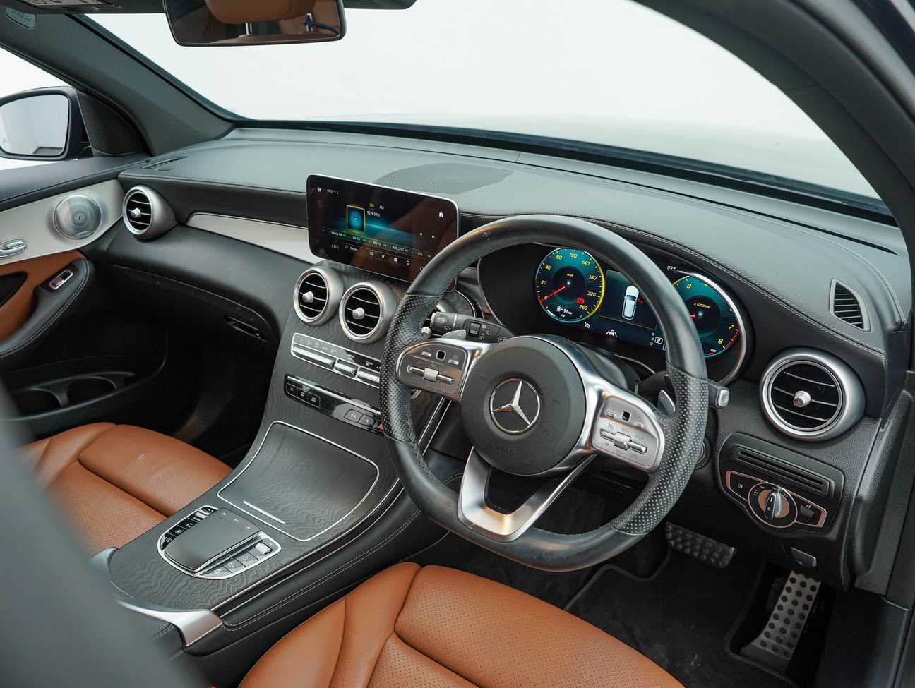 used 2020 Mercedes-Benz GLC300 4MATIC AMG Line 2.0