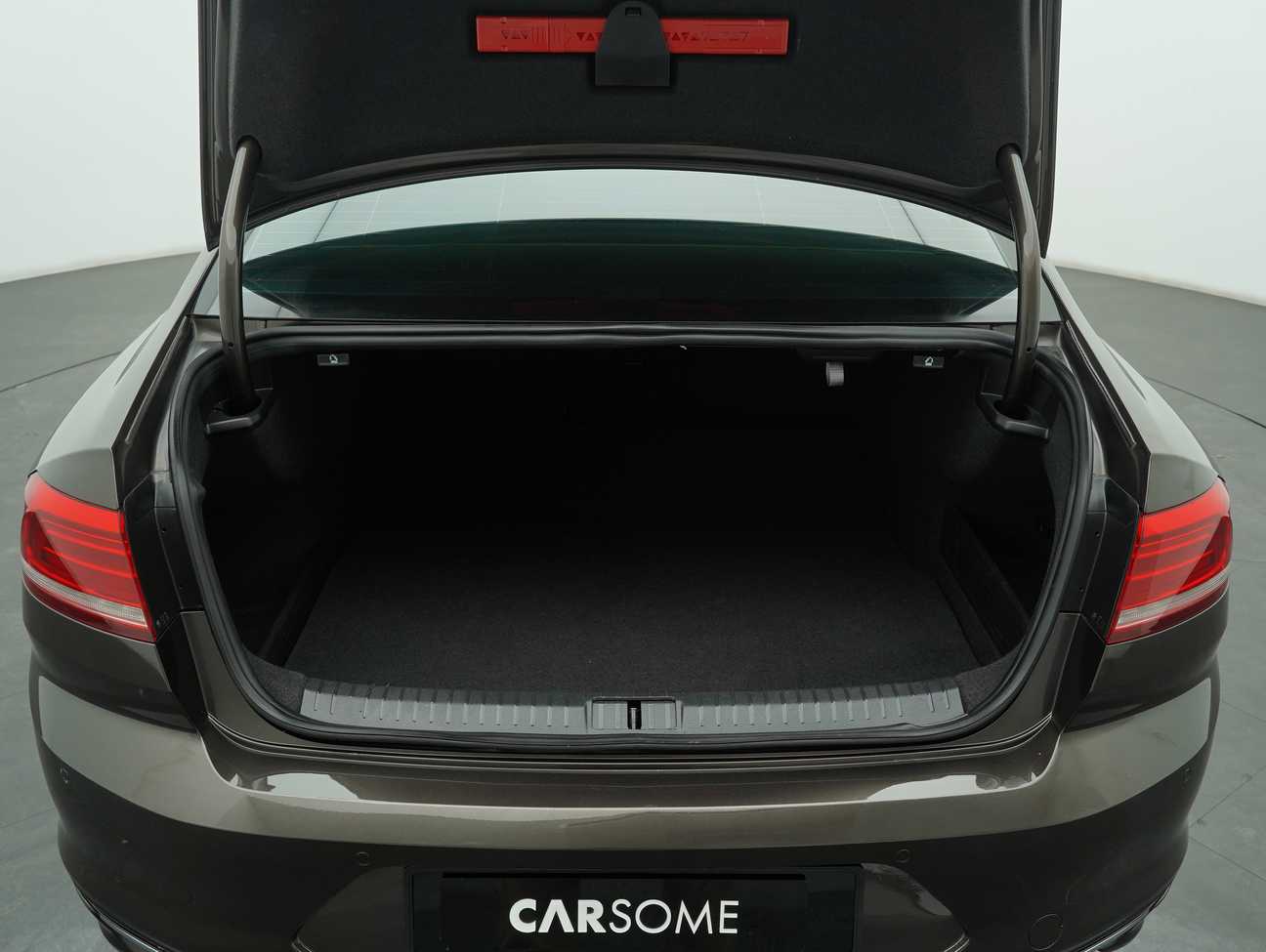 terpakai 2018 Volkswagen Passat TSI Highline 2.0