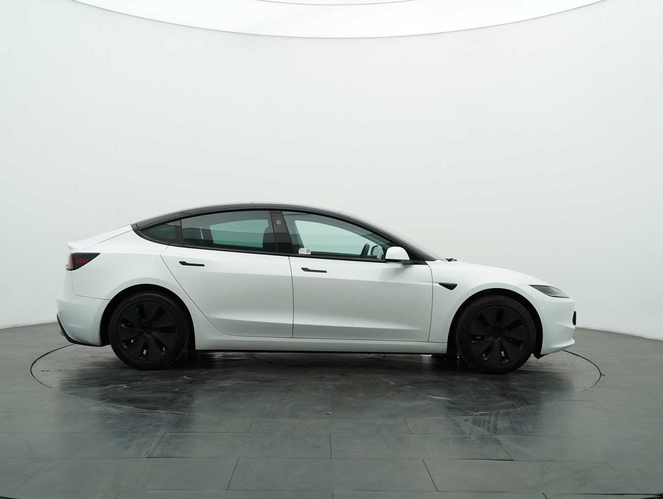 used 2023 Tesla Model 3 Standard Range 