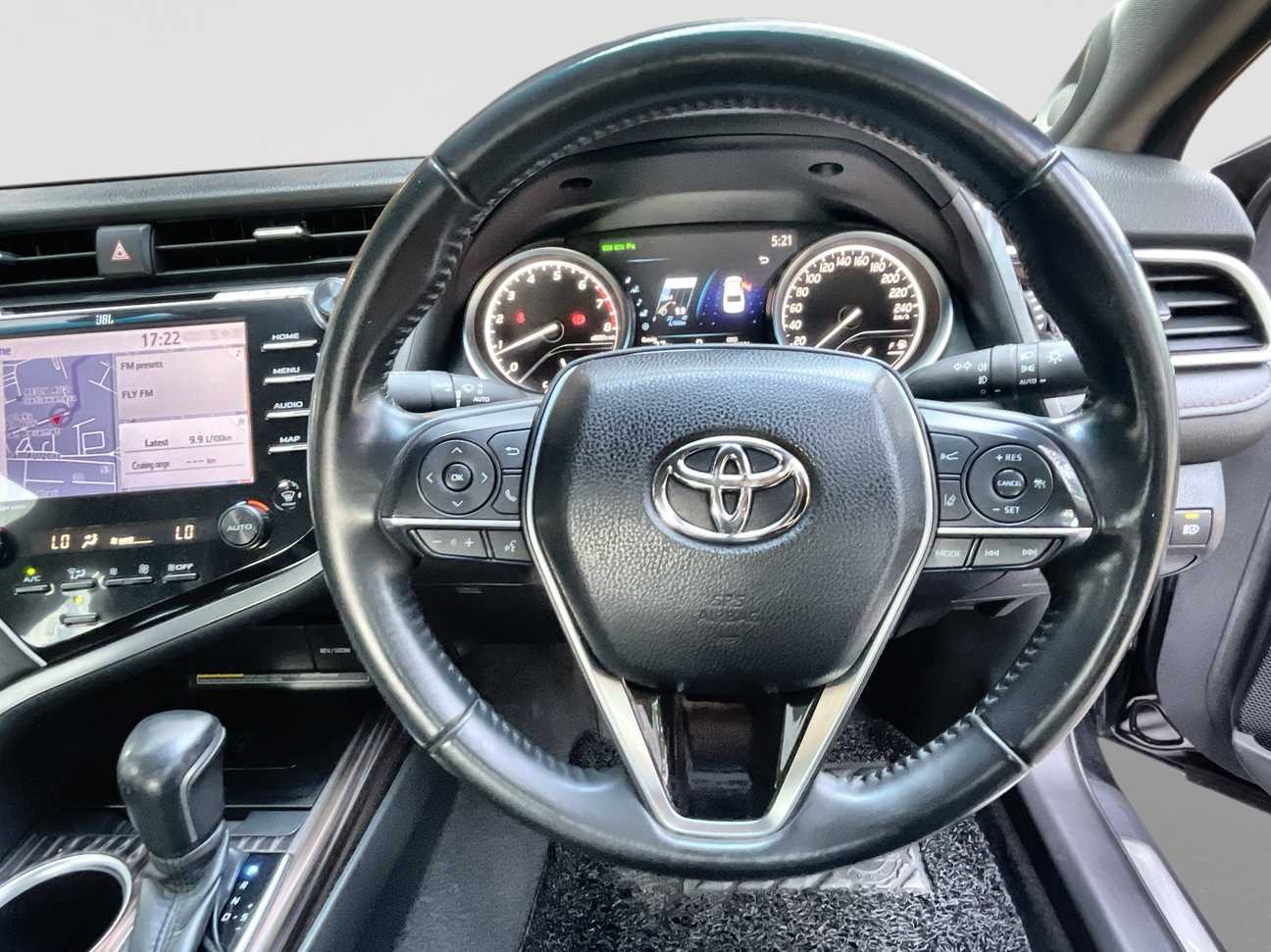 used 2019 Toyota Camry V 2.5